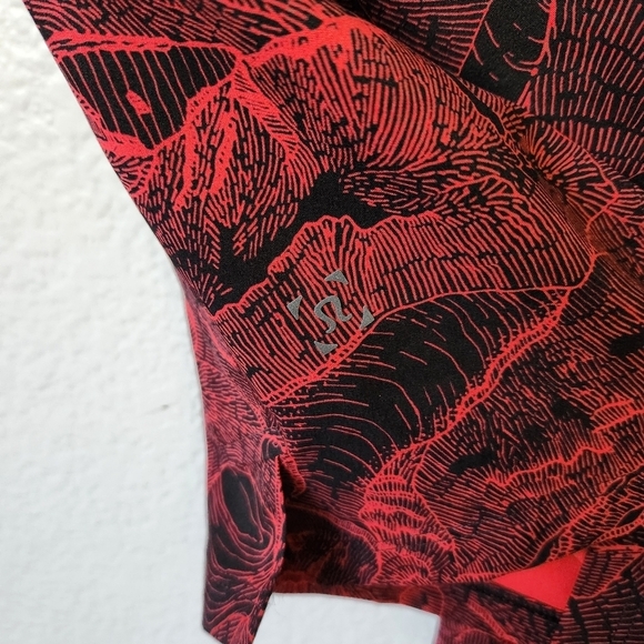 Lululemon Current State Board Short Men's Size 36 Red and Black - Picture 6 of 7